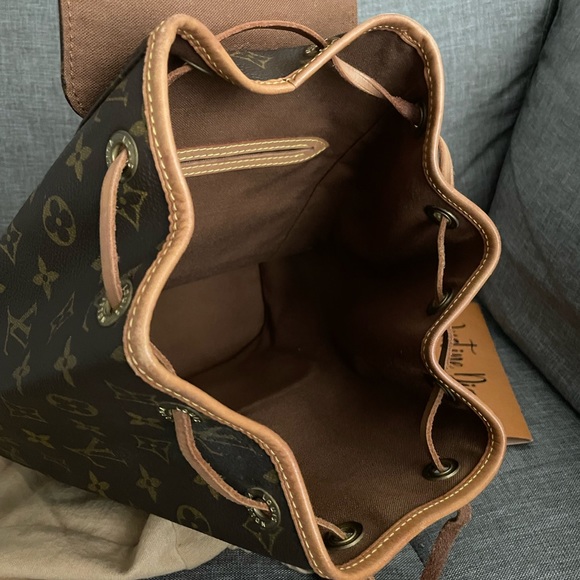 ✨Louis Vuitton Montsouris MM Vintage Backpack✨ - Picture 15 of 16